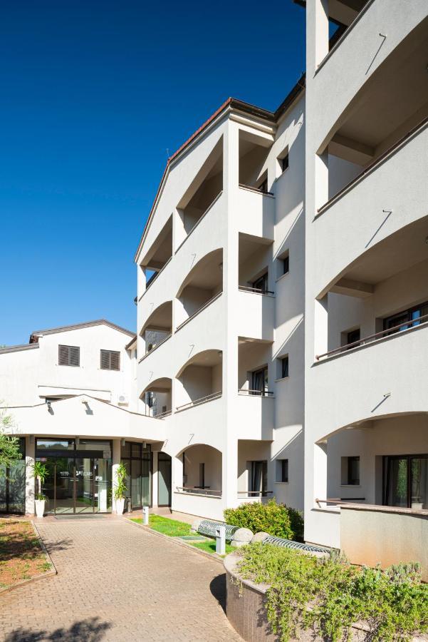 Hotel Flores Πόρετς Εξωτερικό φωτογραφία