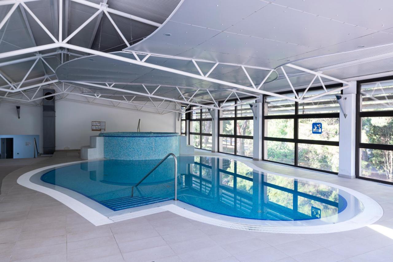Hotel Flores Πόρετς Εξωτερικό φωτογραφία