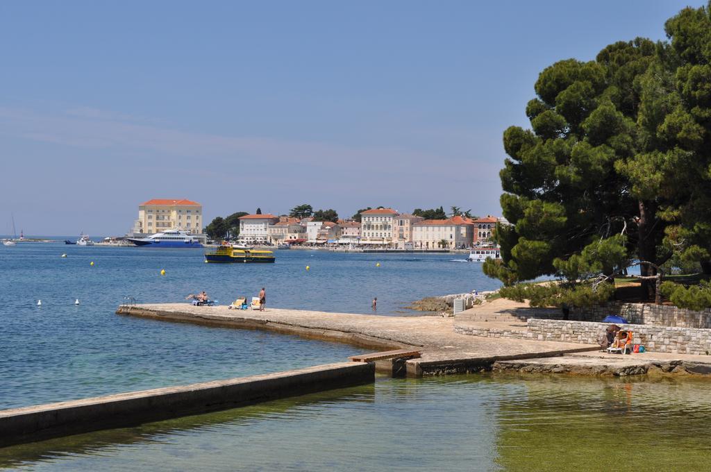 Hotel Flores Πόρετς Εξωτερικό φωτογραφία